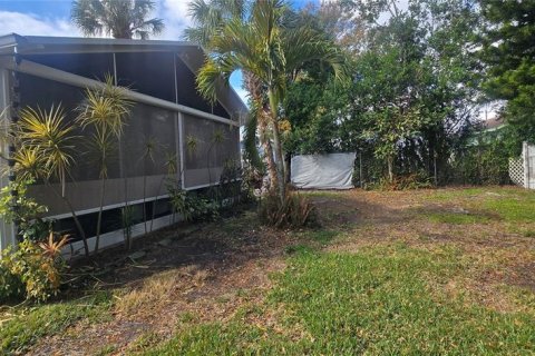 House in Tampa, Florida 3 bedrooms, 117.06 sq.m. № 2205819 - photo 8
