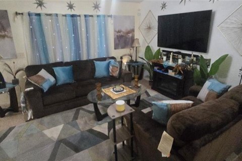 House in Tampa, Florida 3 bedrooms, 117.06 sq.m. № 2205819 - photo 16