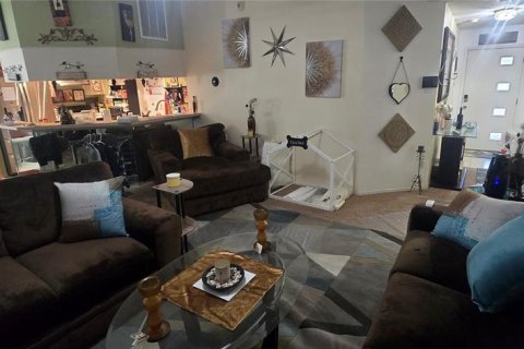 House in Tampa, Florida 3 bedrooms, 117.06 sq.m. № 2205819 - photo 30