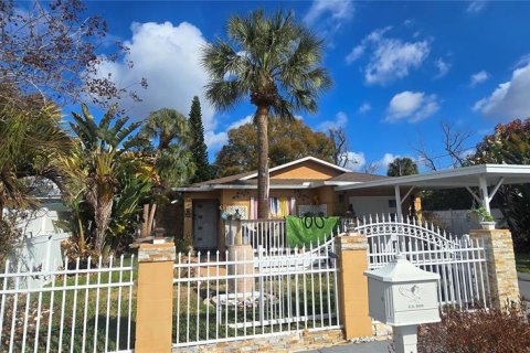 House in Tampa, Florida 3 bedrooms, 117.06 sq.m. № 2205819 - photo 5