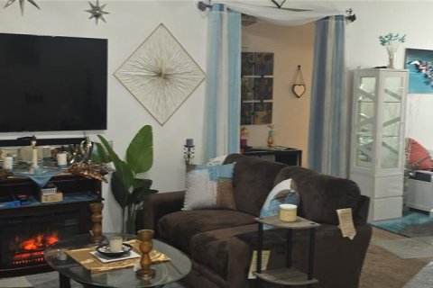 House in Tampa, Florida 3 bedrooms, 117.06 sq.m. № 2205819 - photo 29
