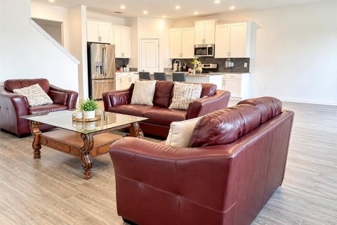House in Kissimmee, Florida 5 bedrooms, 305.65 sq.m. № 2394258 - photo 3