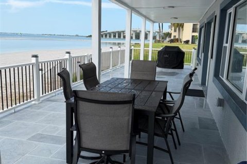 Villa ou maison à vendre à Clearwater, Floride: 4 chambres, 278.34 m2 № 2329238 - photo 4