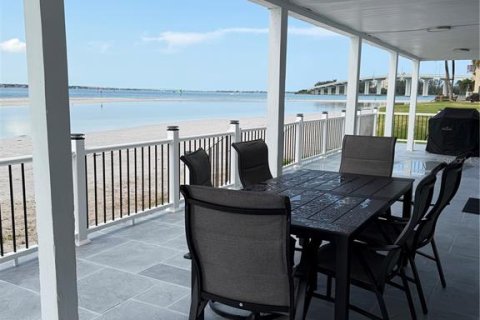 Villa ou maison à vendre à Clearwater, Floride: 4 chambres, 278.34 m2 № 2329238 - photo 5