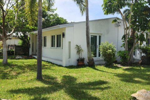 Villa ou maison à vendre à Hollywood, Floride: 5 chambres, 140.47 m2 № 1938116 - photo 21