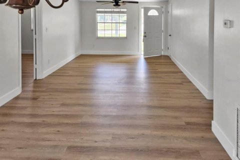 House in Orlando, Florida 4 bedrooms, 132.85 sq.m. № 2112280 - photo 7