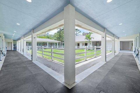 House in Loxahatchee Groves, Florida 5 bedrooms, 324.88 sq.m. № 2177961 - photo 12