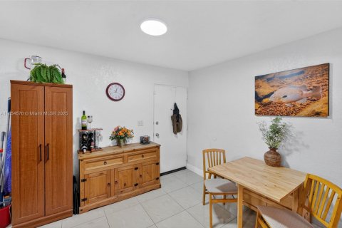 Купить кондоминиум в Майами, Флорида 2 спальни, 69.86м2, № 1895916 - фото 11