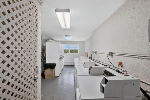 Купить кондоминиум в Майами, Флорида 2 спальни, 69.86м2, № 1895916 - фото 18