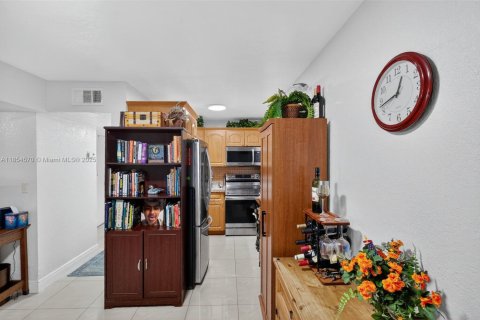 Купить кондоминиум в Майами, Флорида 2 спальни, 69.86м2, № 1895916 - фото 12