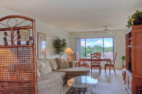 Copropriété à louer à Sarasota, Floride: 2 chambres, 107.86 m2 № 250138 - photo 3