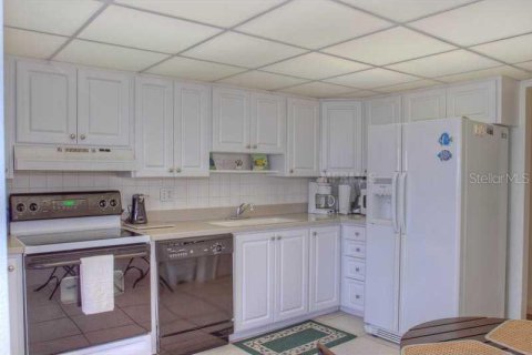 Copropriété à louer à Sarasota, Floride: 2 chambres, 107.86 m2 № 250138 - photo 8