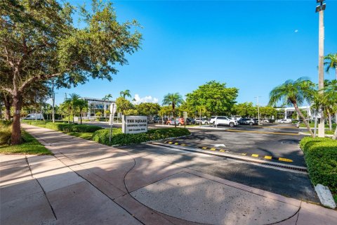 Commercial property in Key Biscayne, Florida № 1710304 - photo 29