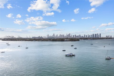 Condominio en Miami Beach, Florida, 1 dormitorio № 2034611