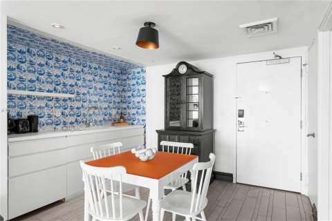 Condominio en alquiler en Miami Beach, Florida, 1 dormitorio, 64.47 m2 № 2034611 - foto 3