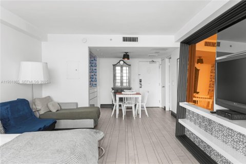 Condominio en alquiler en Miami Beach, Florida, 1 dormitorio, 64.47 m2 № 2034611 - foto 8