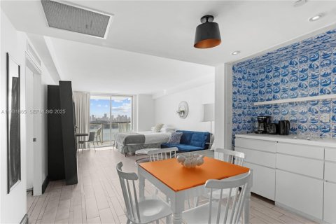 Condominio en alquiler en Miami Beach, Florida, 1 dormitorio, 64.47 m2 № 2034611 - foto 2