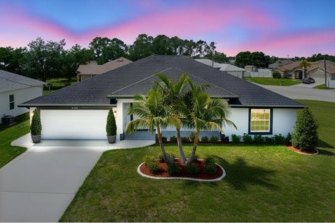 Villa ou maison à Port St. Lucie, Floride 4 chambres, 206.52 m2 № 2183925