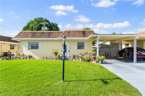 Casa en Lehigh Acres, Florida 2 dormitorios, 91.97 m2 № 2217212
