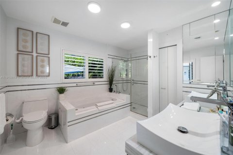 Villa ou maison à vendre à Miami Shores, Floride: 3 chambres, 208.94 m2 № 1969137 - photo 25