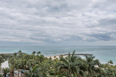 Condominio en alquiler en Bal Harbour, Florida, 2 dormitorios, 98.1 m2 № 1935076 - foto 12