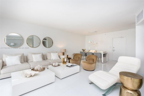 Condominio en alquiler en Bal Harbour, Florida, 2 dormitorios, 98.1 m2 № 1935076 - foto 6