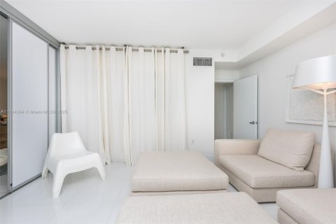 Condominio en alquiler en Bal Harbour, Florida, 2 dormitorios, 98.1 m2 № 1935076 - foto 20