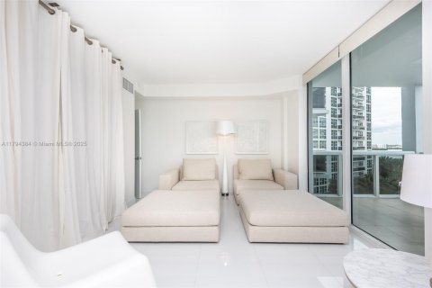 Condominio en alquiler en Bal Harbour, Florida, 2 dormitorios, 98.1 m2 № 1935076 - foto 9