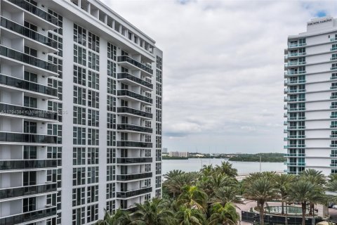 Condominio en alquiler en Bal Harbour, Florida, 2 dormitorios, 98.1 m2 № 1935076 - foto 10