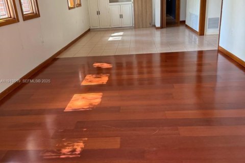 Villa ou maison à louer à Plantation, Floride: 4 chambres, 253.34 m2 № 1976613 - photo 3