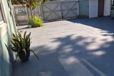 House in Tampa, Florida 2 bedrooms, 87.7 sq.m. № 2306509 - photo 25