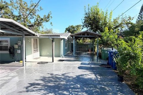 House in Tampa, Florida 2 bedrooms, 87.7 sq.m. № 2306509 - photo 13