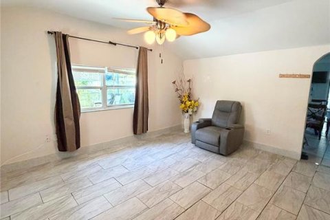 House in Tampa, Florida 2 bedrooms, 87.7 sq.m. № 2306509 - photo 12