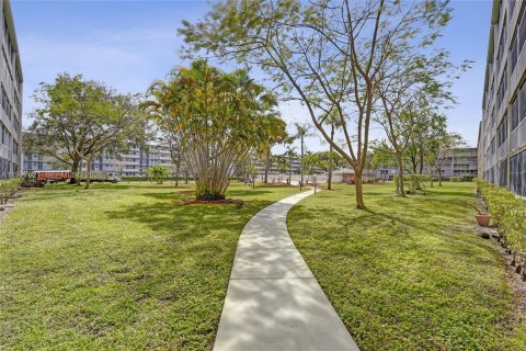 Copropriété à vendre à Hollywood, Floride: 1 chambre, 72 m2 № 2041973 - photo 18