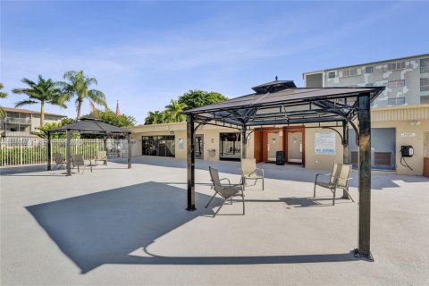 Copropriété à vendre à Hollywood, Floride: 1 chambre, 72 m2 № 2041973 - photo 22