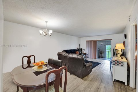 Copropriété à vendre à Hollywood, Floride: 1 chambre, 72 m2 № 2041973 - photo 7