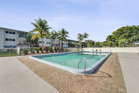 Copropriété à vendre à Hollywood, Floride: 1 chambre, 72 m2 № 2041973 - photo 21