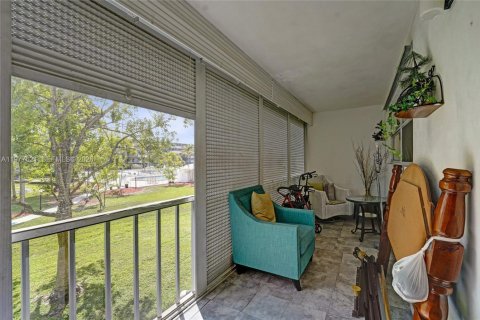 Copropriété à vendre à Hollywood, Floride: 1 chambre, 72 m2 № 2041973 - photo 16