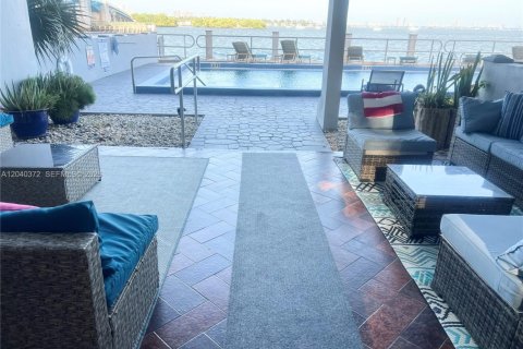 Condo in Miami, Florida, 1 bedroom  № 2086658 - photo 22