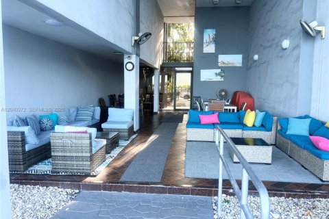 Condo in Miami, Florida, 1 bedroom  № 2086658 - photo 23