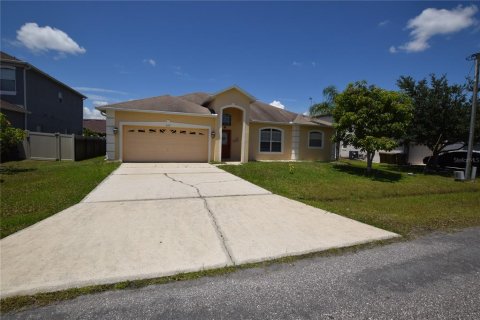 Villa ou maison à louer à Kissimmee, Floride: 3 chambres, 174.28 m2 № 1871016 - photo 1