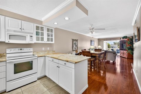 Copropriété à vendre à Apollo Beach, Floride: 2 chambres, 104.52 m2 № 2151819 - photo 9