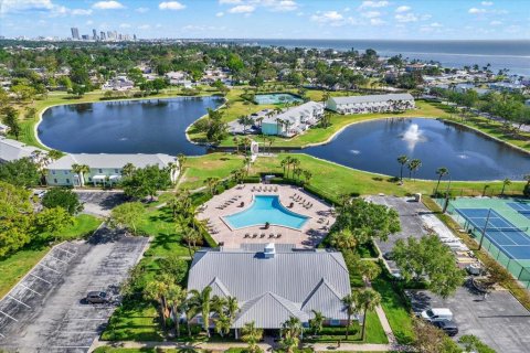 Condo in Saint Petersburg, Florida, 1 bedroom  № 1634600 - photo 15