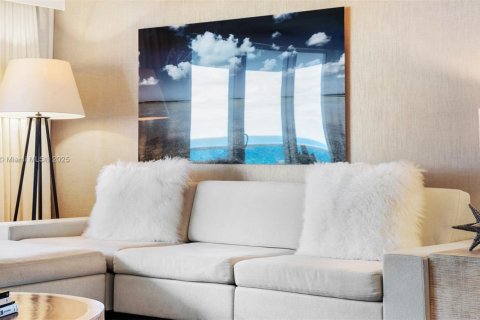 Снять в аренду кондоминиум в Майами-Бич, Флорида 3 спальни, 169.73м2, № 2022980 - фото 2