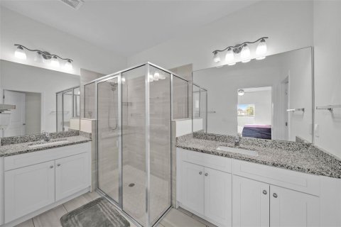 House in Cape Coral, Florida 3 bedrooms, 156.82 sq.m. № 1533908 - photo 15