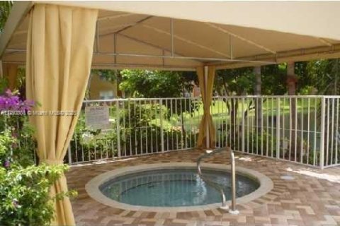Condo in West Palm Beach, Florida, 2 bedrooms  № 1863729 - photo 6