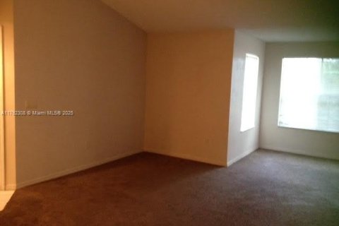 Condo in West Palm Beach, Florida, 2 bedrooms  № 1863729 - photo 12