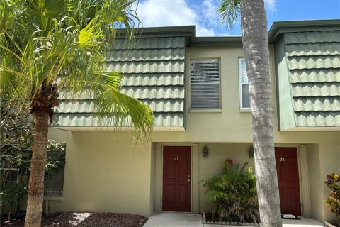 Townhouse in Clearwater, Florida 3 bedrooms, 109.53 sq.m. № 1918985 - photo 4