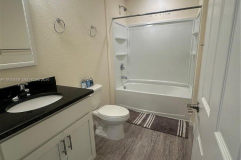 Снять в аренду виллу или дом в Лабель, Флорида 2 спальни, № 2005917 - фото 3