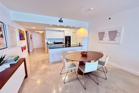 Condominio en venta en Hallandale Beach, Florida, 3 dormitorios, 155.61 m2 № 1781768 - foto 25
